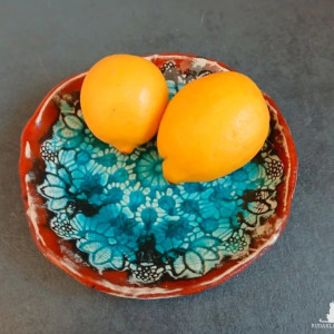 ceramiczny talerzyk z koronką, mandala w stylu folk