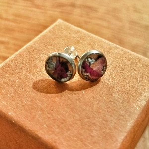 Drobne kolczyki sztyfty z prawdziwą piwonią |Idealne na prezent