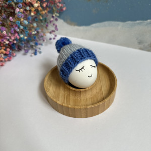 Czapeczka z pomponem na jajka wielkanocne - 1 szt.