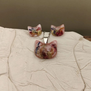 Koci Urok – komplet biżuterii z żywicy z zatopionymi kwiatami