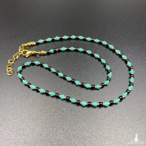 Krótki koralikowy naszyjnik turkusowo czarno złoty #1091