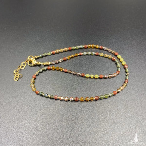 Krótki koralikowy naszyjnik bursztynowo zielony #1099