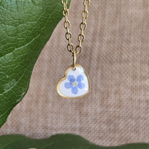 Zawieszka kwiatem wisiorek złoty serce niezapominajki