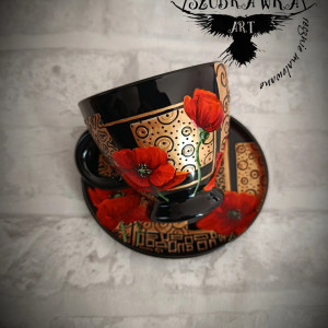 Elegancka filiżanka w maki ręcznie malowana