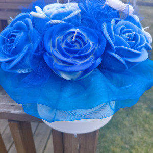 Duży box róż wykonany z naturalnych świec sojowych z aromatem