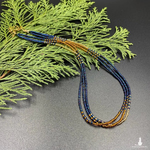 Krótki potrójny koralikowy naszyjnik granatowo złoto bursztynowy #1103