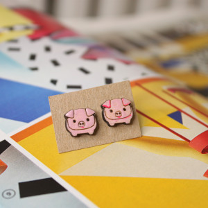 Drewniane kolczyki sztyfty  Świnka