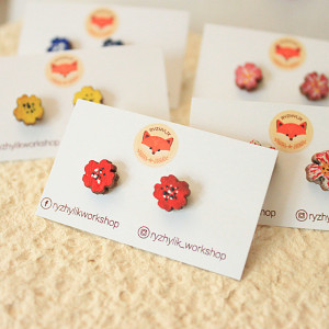 Drewniane kolczyki sztyfty kwiat Czerwony