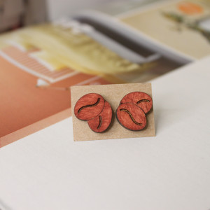 Drewniane kolczyki sztyfty Ziarno Kawa