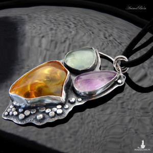 Wisiorek srebrny z bursztynem bałtyckim ametystem i fluorytem