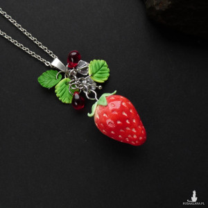 Naszyjnik z truskawką
