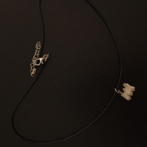 Naszyjnik sznurkowy, ząb sarny