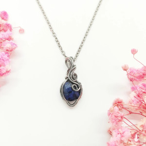 Naszyjnik Dumortieryt stal chirurgiczna wisiorek handmade wirewrapping