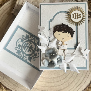 396,Kartka na komunię dla chłopca w pudełku