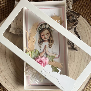 397,Kartka na komunię w pudełku dla dziewczynki