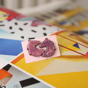 Drewniane kolczyki sztyfty  Koń odblaskowe