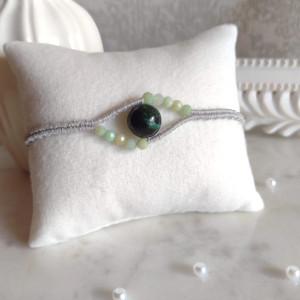 Bransoletka ze szmaragdem „Szmaragdowy spokój” – jadeit australijski, mikromakrama