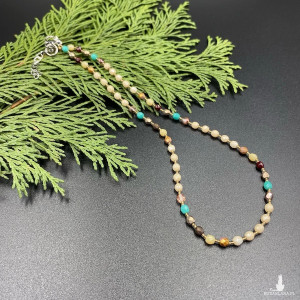 Krótki koralikowy naszyjnik beżowy #1107