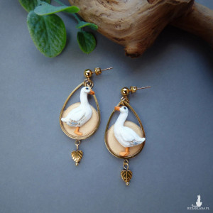 Kolczyki z białymi gąskami