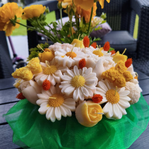 Candle flower box XL stokrotki  wykonany z naturalnych świec sojowych z aromatem