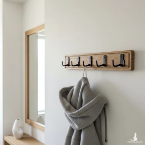 Dębowy wieszak ścienny na kurtki do przedpokoju