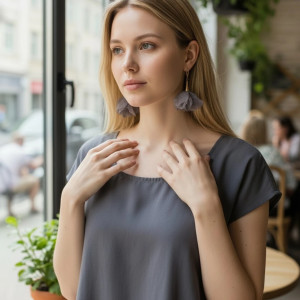 długie kolczyki - szyfonowe kwiatki - szare