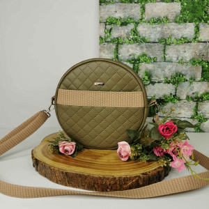 Okrągła torebka damska listonoszka - ekoskóra pikowana