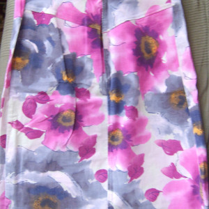 nowa spódniczka w kwiaty, krótka spódnica ze sztruksu, boho spódniczka, sztruksowa spódniczka, fuksja spódniczka, kolorowa spódniczka, ołówkowa spódnica