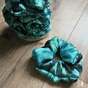 Gumka satynowa z miękkiej satyny delikatna pastelowa modna fala marmur farba rozlana