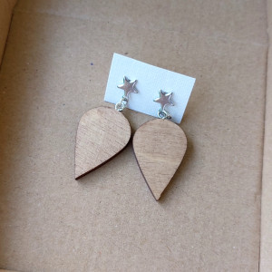 Drewniane Kolczyki „Gwiezdny Pył” – Gwiazdki i Drewno