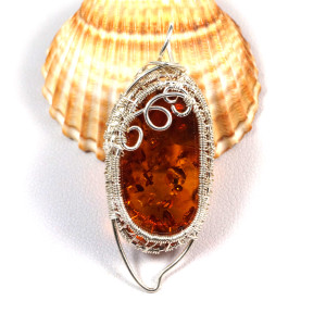 Bursztyn, Srebrny wisiorek z bursztynem bałtyckim, ręcznie wykonany, prezent dla niej, prezent dla mamy, prezent urodzinowy, autorska