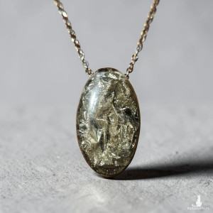 Naszyjnik z żywicy – unikatowa biżuteria handmade