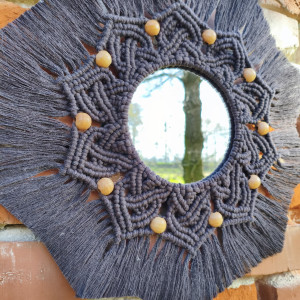 Mandala z lustrem w stylu Boho z drewnianymi koralikami CZEKOLADOWY BLASK