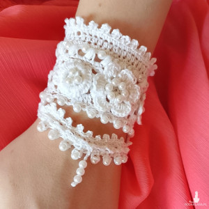 Biała bransoletka BOHO