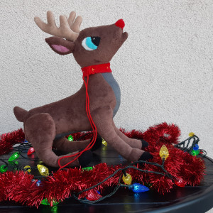 Pluszowy renifer, maskotka, Mikołaj, święta