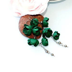 Długie Kolczyki Kwiatowe Blossom – Zielone | Lekka Biżuteria z Pianki Handmade