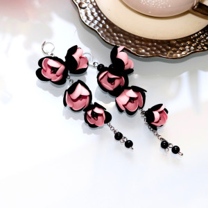 Długie Kolczyki Czarno-Różowe Kwiaty | Elegancka Biżuteria z Pianki Handmade