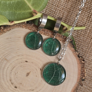 Komplet kolczyki srebrna zawieszka srebrny wisiorek liść prawdziwa roślina zielony
