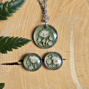 Komplet kolczyki srebrna zawieszka srebrny wisiorek gipsówka prawdziwa roślina zielony