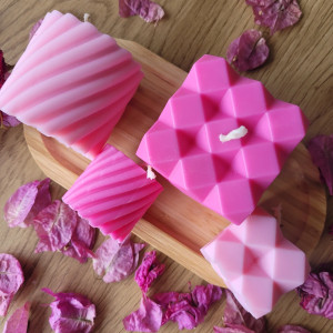 Zestaw świec sojowych handmade na tacy z drewna