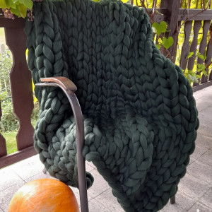 Duży koc z merynosa, zieleń butelkowa