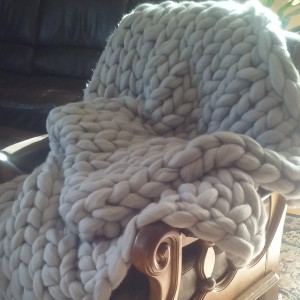 Duży koc z merynosa, jasny szary