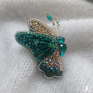 Urocza broszka wiosenny MOTYL