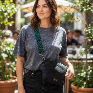 Grafitowa pleciona kopertówka