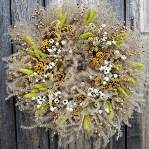 Wianek z suszonych kwiatów