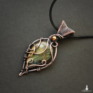 Wisiorek miedziany naszyjnik z labradorytem elficki wire wrapping