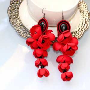 Długie Czerwone Kolczyki Kwiatowe Sutasz Blossom | Stal Chirurgiczna | Wyraziste i Lekkie