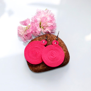 Kolczyki Fuksja Sutasz Koła Twisted | Wyraziste Różowe Spirale | Stal Chirurgiczna