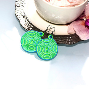 Zielono-Niebieskie Kolczyki Sutasz Koła Twisted Stal Chirurgiczna