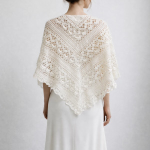 Ozdobna biała chusta ślubna Klaziena ręcznie robiona z merino